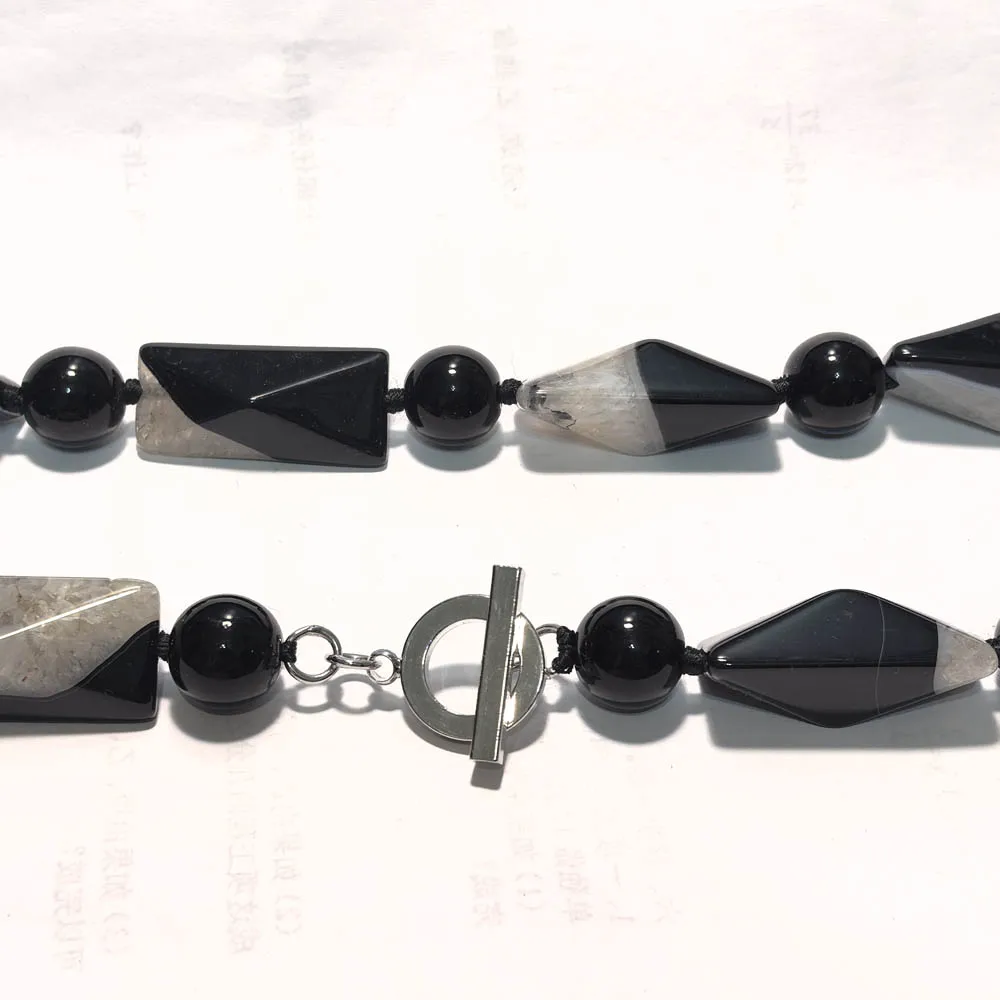MTCSTAR 21'' 40mm Black Hand Engraving Rectangular Pyramids Agate Necklace (Z14594)