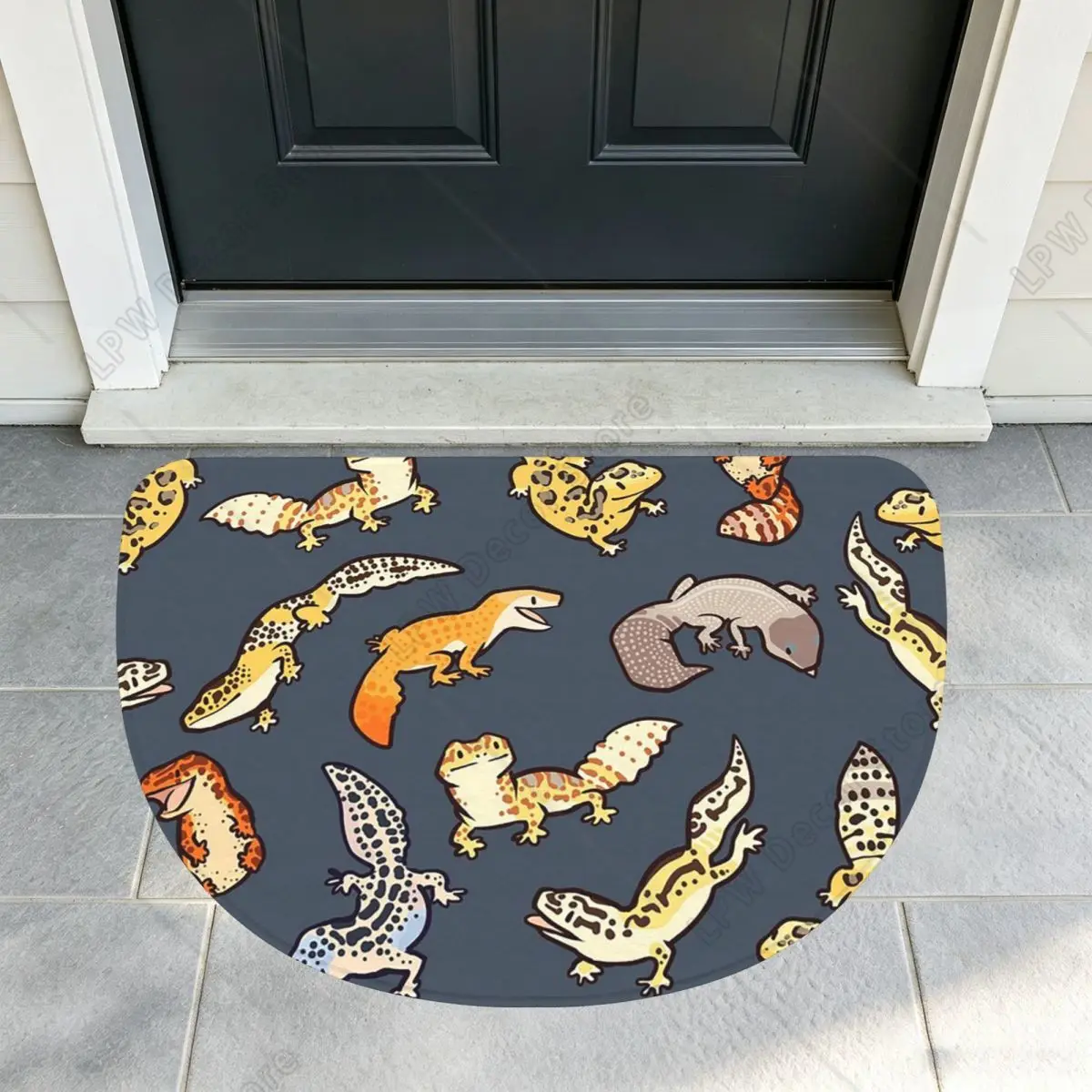 Chub Geckos In Dark Grey Soft Flannel Half Round Doormat Non Slip Bathroom Mat Absorbent Floor Carpet for Living Room