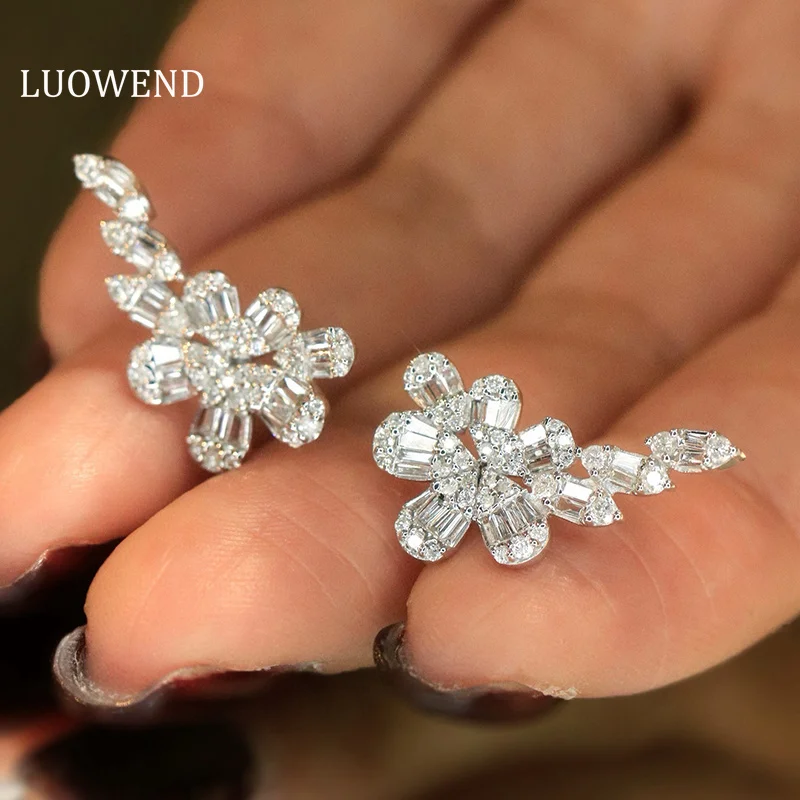 LUOWEND 100% 18K White Gold Earrings Luxury Flower Shape 1.10carat Real Natural Diamond Stud Earrings for Women Fine Jewelry