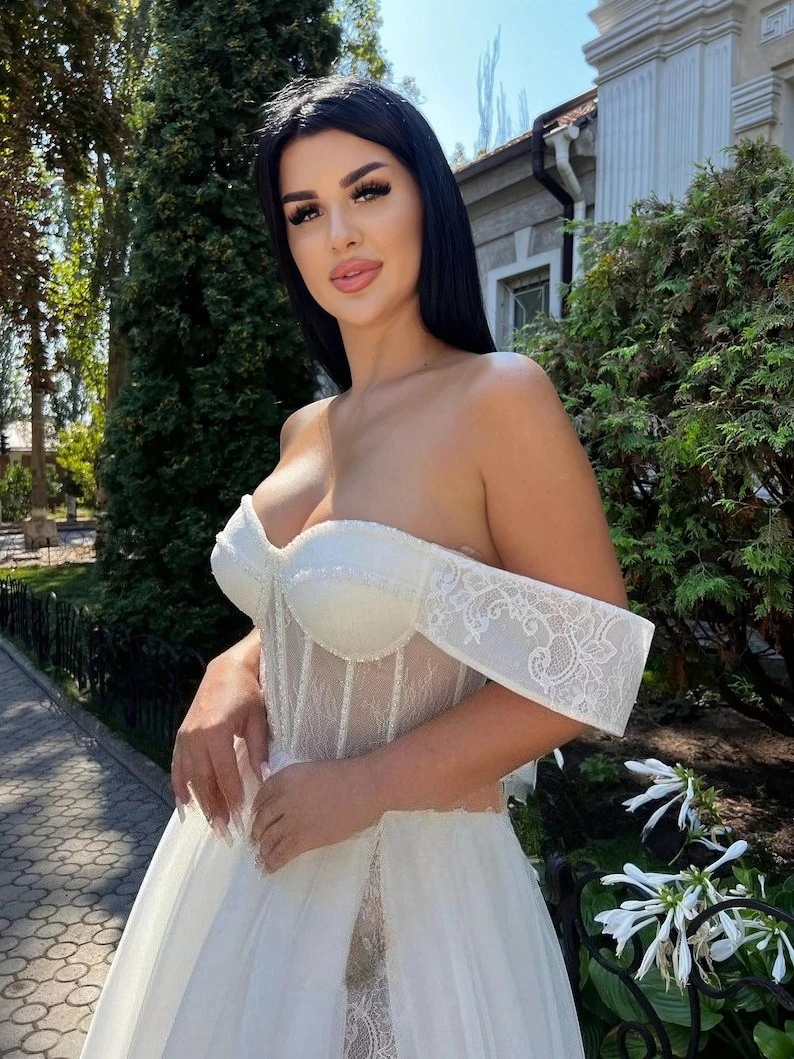 Tulle Beach Corset Wedding Dress Off The Shoulder Wedding Dress A Line Dress Ball Gown Simple Wedding Dresses for Womenbride