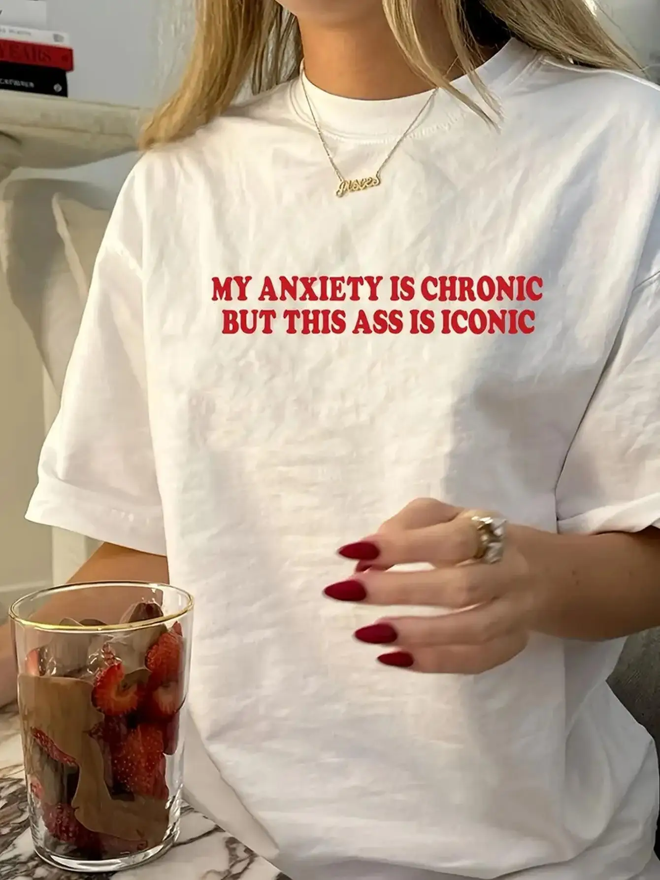 T-Shirt blanc décontracté à manches courtes et col rond pour femme, coupe décontractée, avec rouge audacieux, imprimé avec slogan mon anxiété est chronique, 100%