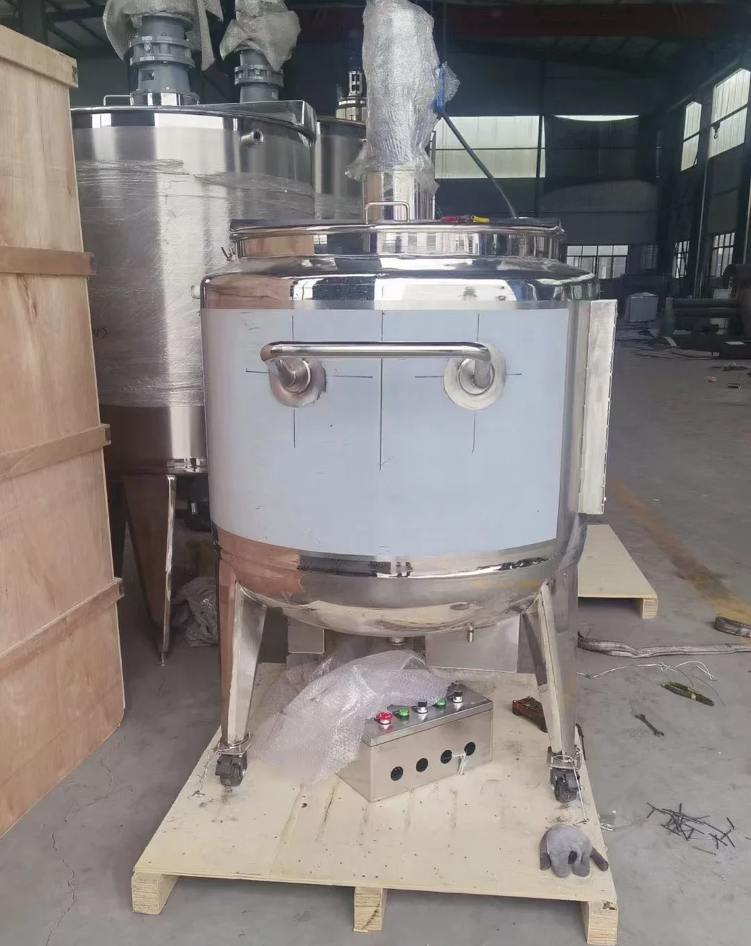 Hot Sale Vacuum Emulsifying Mixer Mixing Tank Stainless Steel Mixing Tank Cosmetic Mixing Machine
