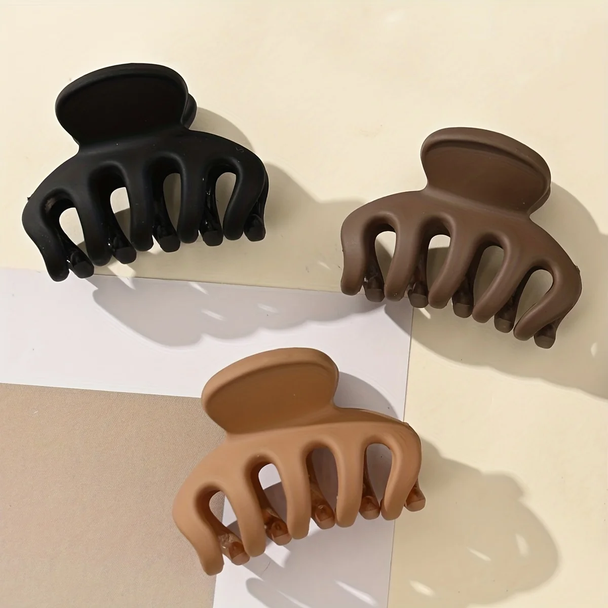 3pcs Matte Hair Claw Clip Simple Style Shark Claw Clips Solid Color Hair Claw Elegant Hair Clips For Women