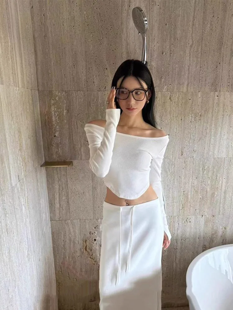 One collar short long sleeved T-shirt with exposed navel top, white cotton T-shirt, suitable for women's autumn street wear