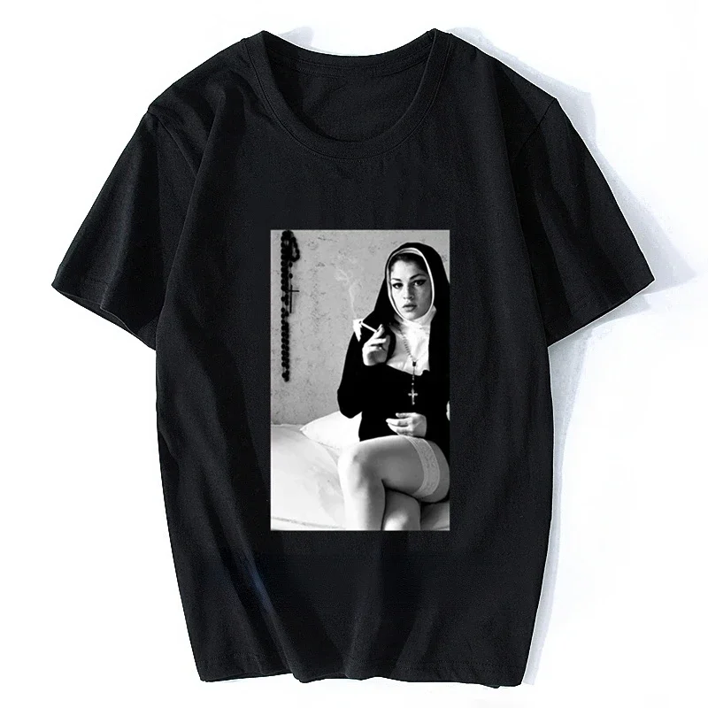 Men Clothing Sexy Smoke Nun Cross Cross The Happiness Is Have My Man T-Shirt Nonne Vintage Women T Shirt Tops Ropa Hombre Tees