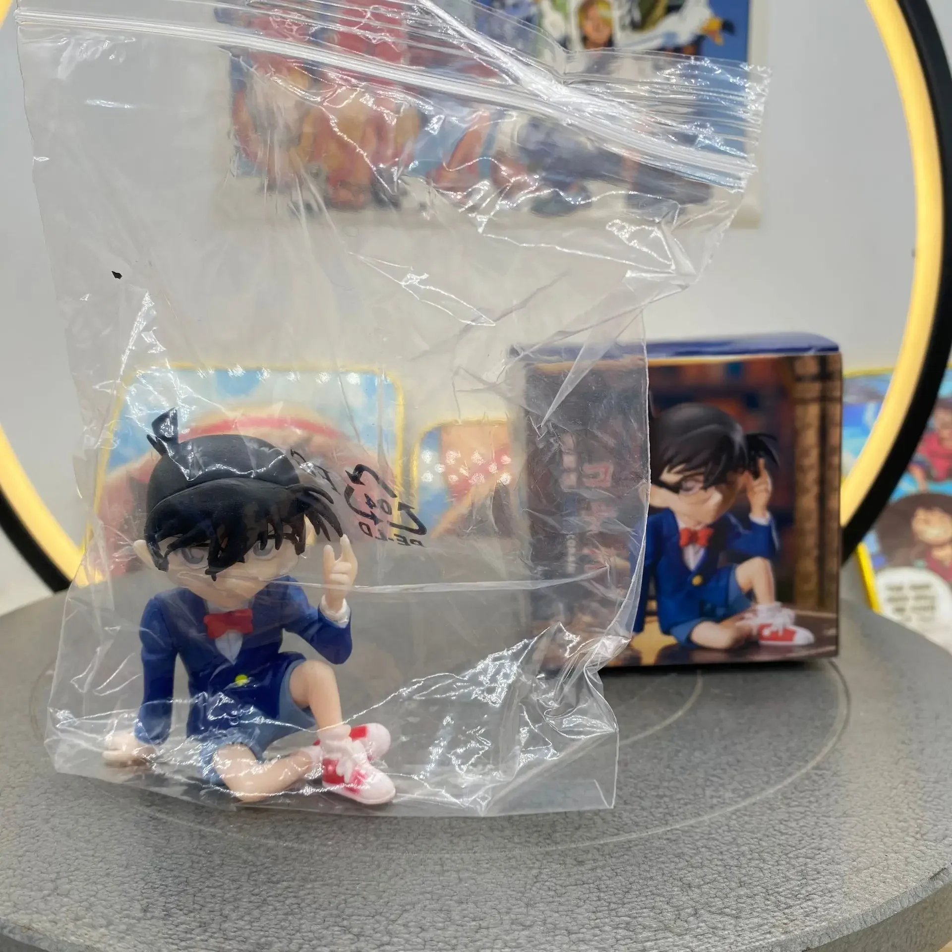 

Anime Detective Conan Conan Edogawa Q-version Sitting posture Action Figure PVC Model doll toy Desk Decor Collection Gift boxed