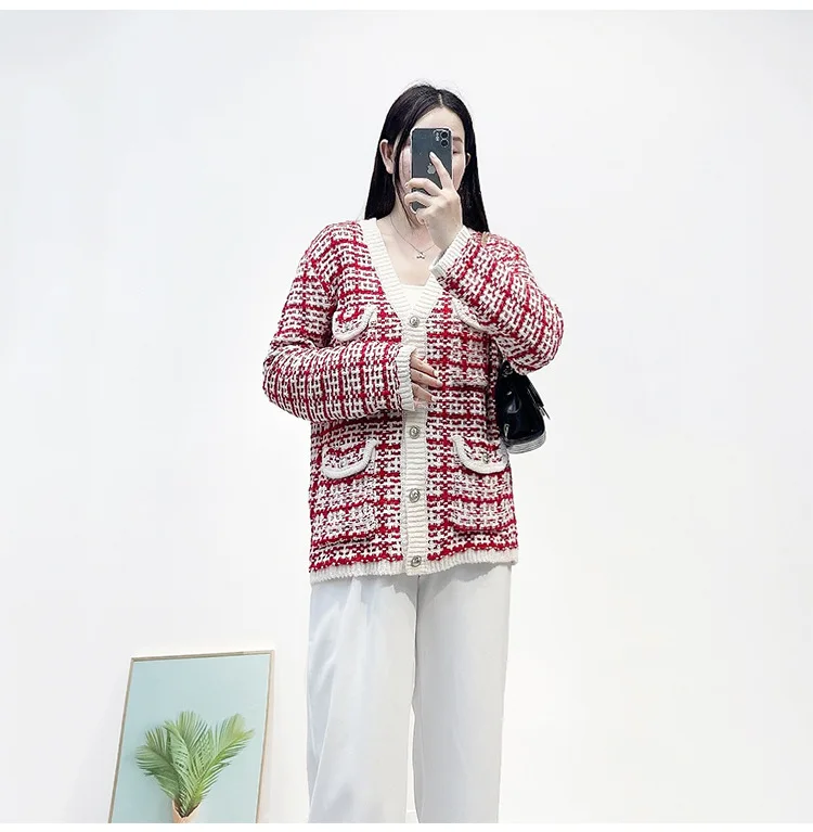 

Checkered cardigan with tweed V-neck and long sleeves, red 2024 autumn/winter new women's clothing French style temperament