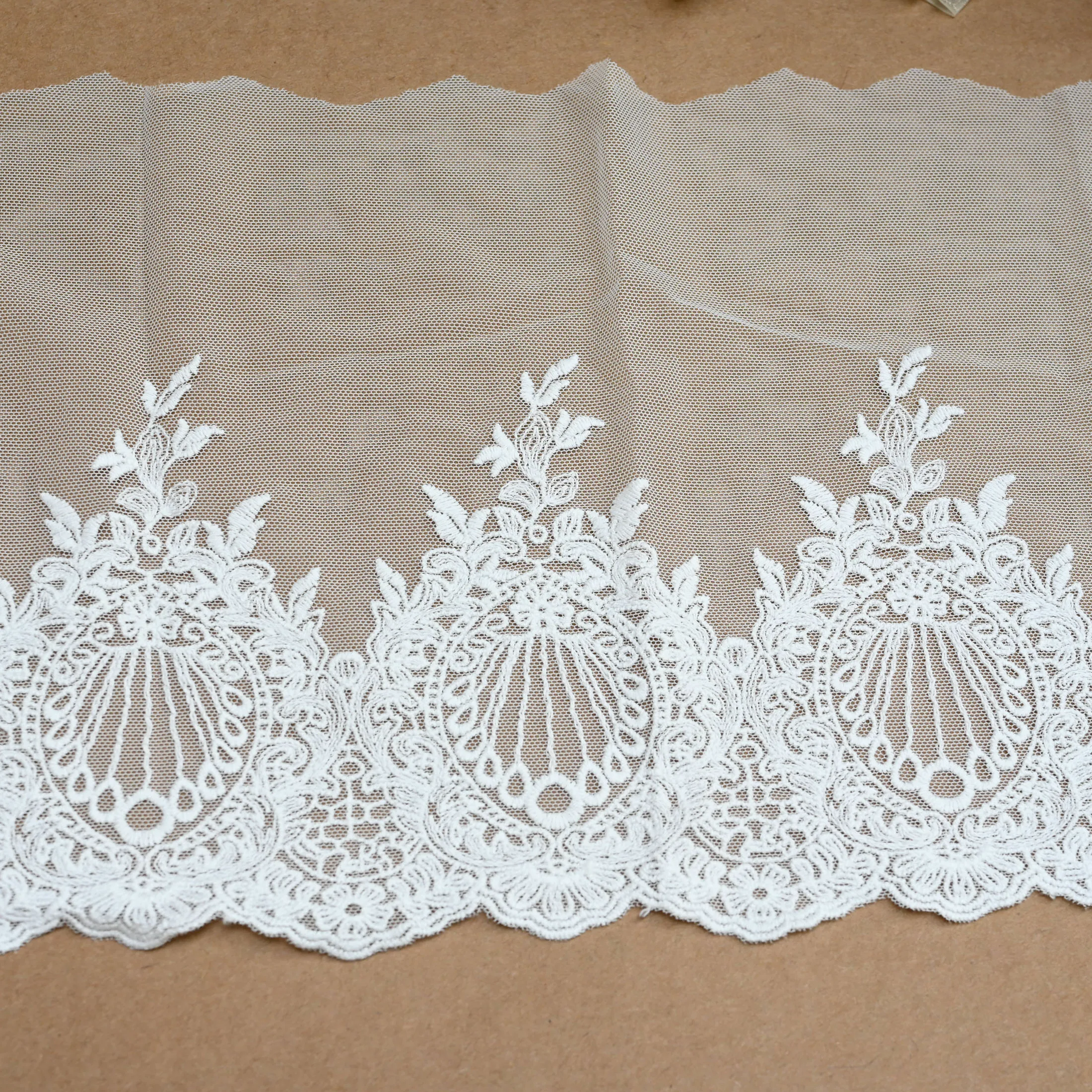 

20cm*5yards ivory White embroidery Cotton lace trims for Clothes Soft flower trimmings and ribbons DIY craft sewing accessories