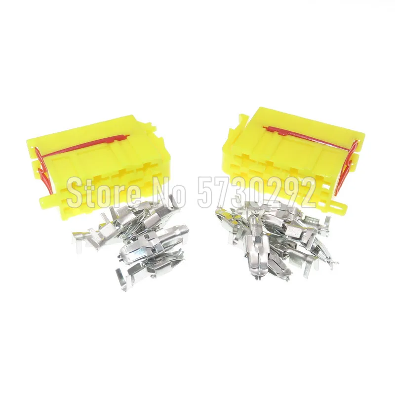 

8P 357971968 357971968A 928586 357971971A Automobile Cable Harness Socket With Terminals