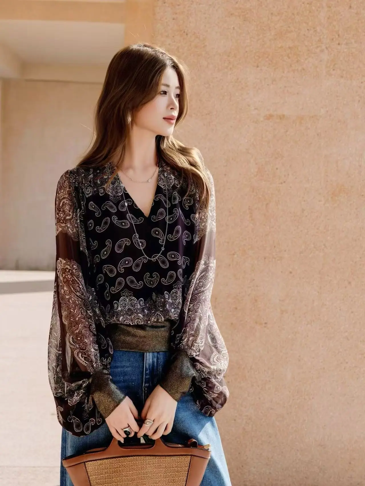2026 Summer Designer's Retro V-neck Silk Fabric with Floral Flared Sleeves and Contrasting Colors Spliced Cuff Women's Shirt - view 2