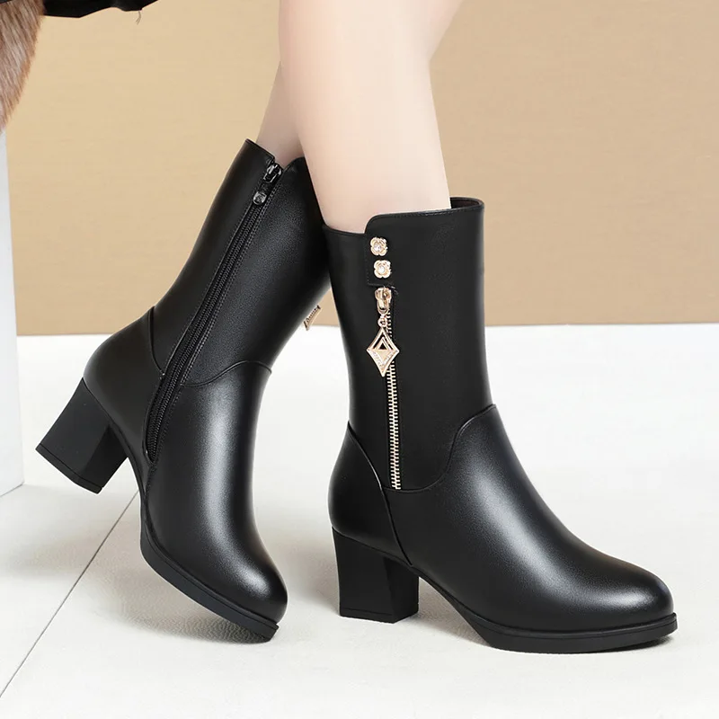 

5.5cm Comfortable Elegant Block Heels Soft Leather Boots Platform Shoes 2026 Winter Warm Fur Plush Motorcycle Boots Office Mom