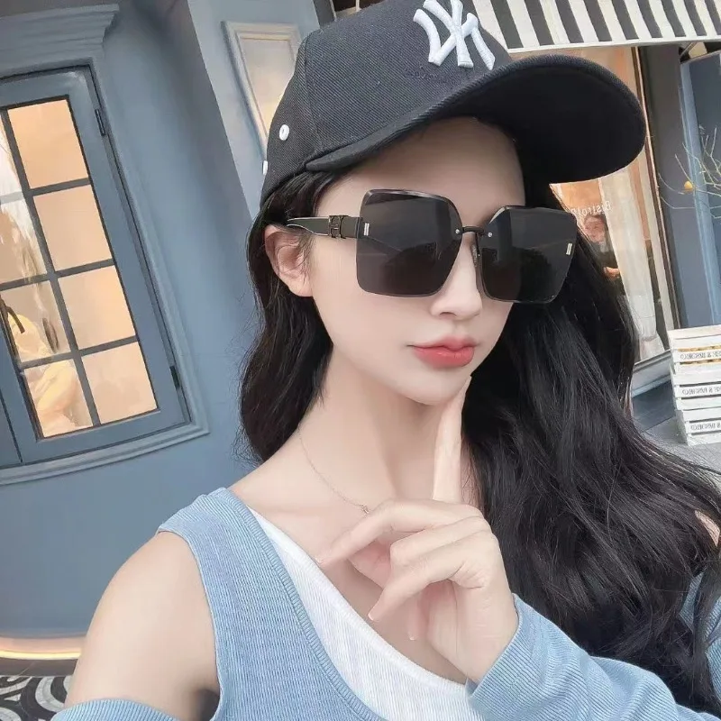 

Luxury H Letter Sunglasses Oversized Square Frame UV400 Polarized Driving Shades for Women Men Lightweight Free Shipping​​