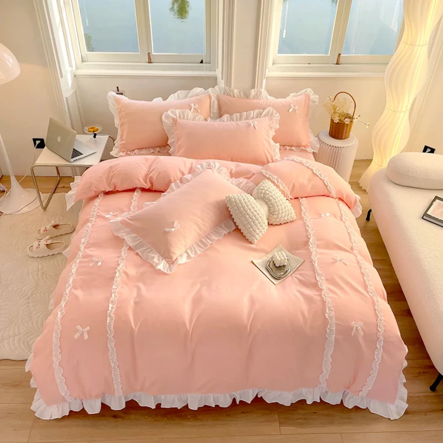 t charm to your sleeping space. Experience luxury and style with this reversible duvet cover set in a lovely shade of pink. Tran