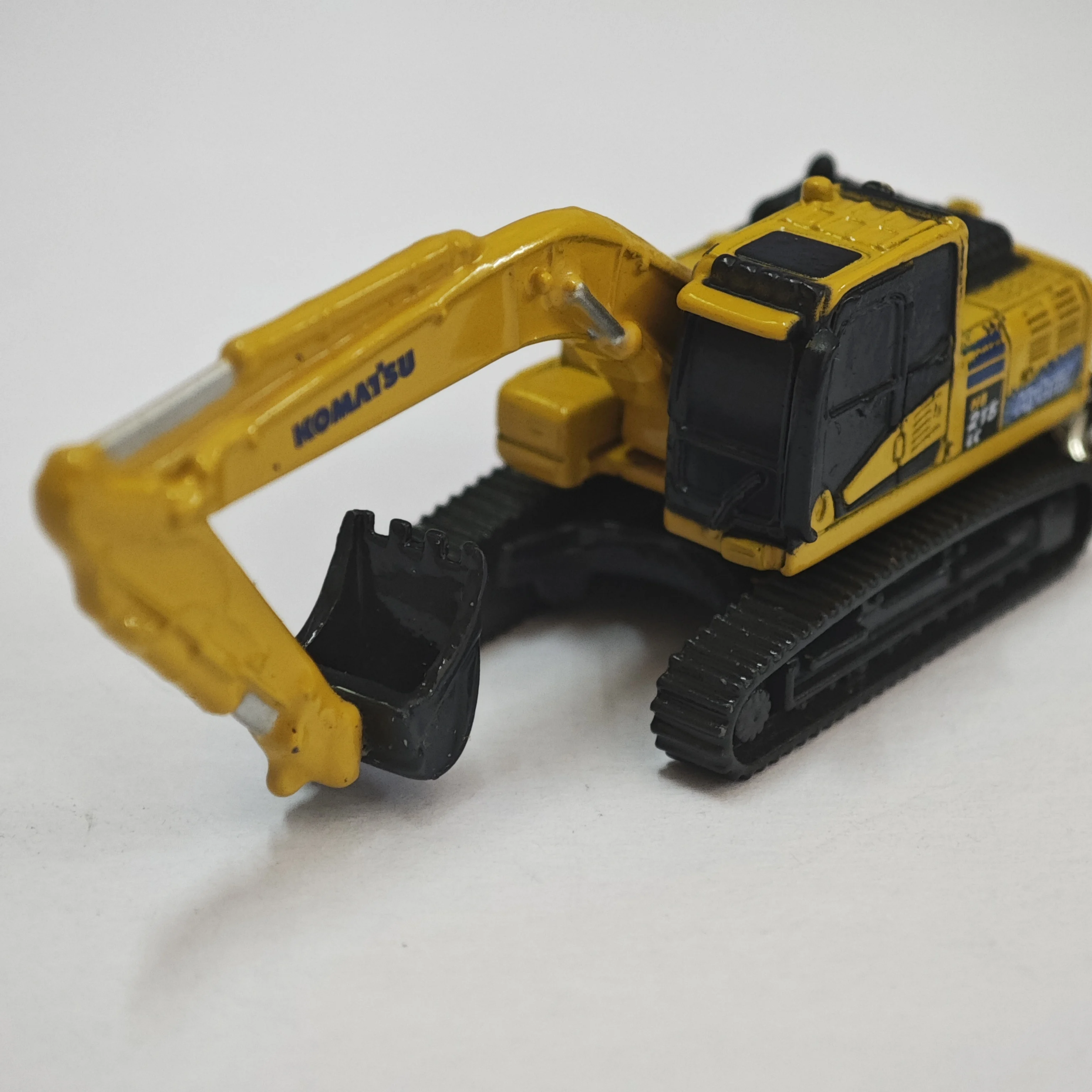 Engine Model Keychain For Komatsu  Heavy Equipment Machinery Alloy Engineering Vehicle