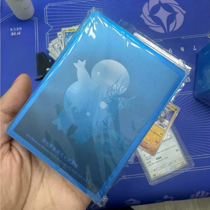 100% Originele Pokemon 64pcs Charmander Bulbasaur Squirtle Card Sleeve Trading PTCG Collectible Protection Cover Speelgoed Verjaardagscadeau
