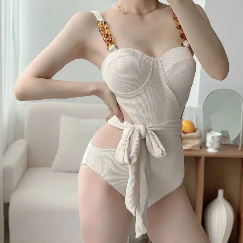 Traje de baño negro de una pieza para mujer, traje de baño con tirantes de cintura alta y cordones, novedad del 2025, traje de baño con temperamento para vacaciones en la playa