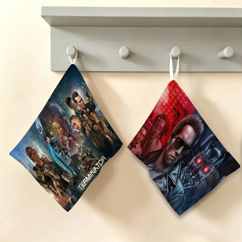 Movie T-TERMINATOR Polyester Cotton Hanging Kitchen Towel, Skin Friendly Hand Wiping Towel for Hotel Cafe Household