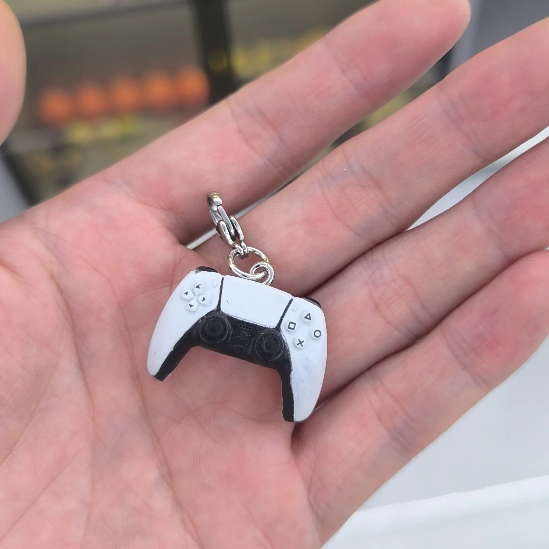 PS5 DualSense Controller Keychain Mini PlayStation 5 Gamepad Pendant Simulation Game Console Model Collectible Key Ring Gift for - view 5