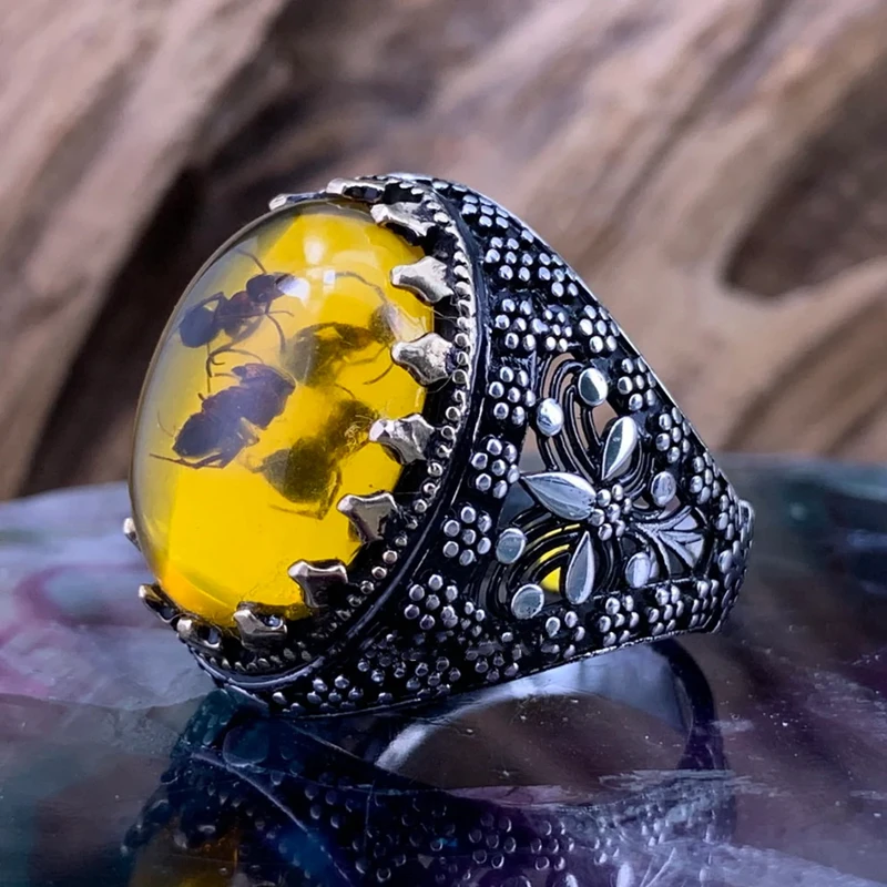 Retro Oval Ring Men's Agate Stone Ring Men's Punk Style Hollow Pattern Inlaid Yellow Zircon Ant Ring Fashion Men and Women Ring