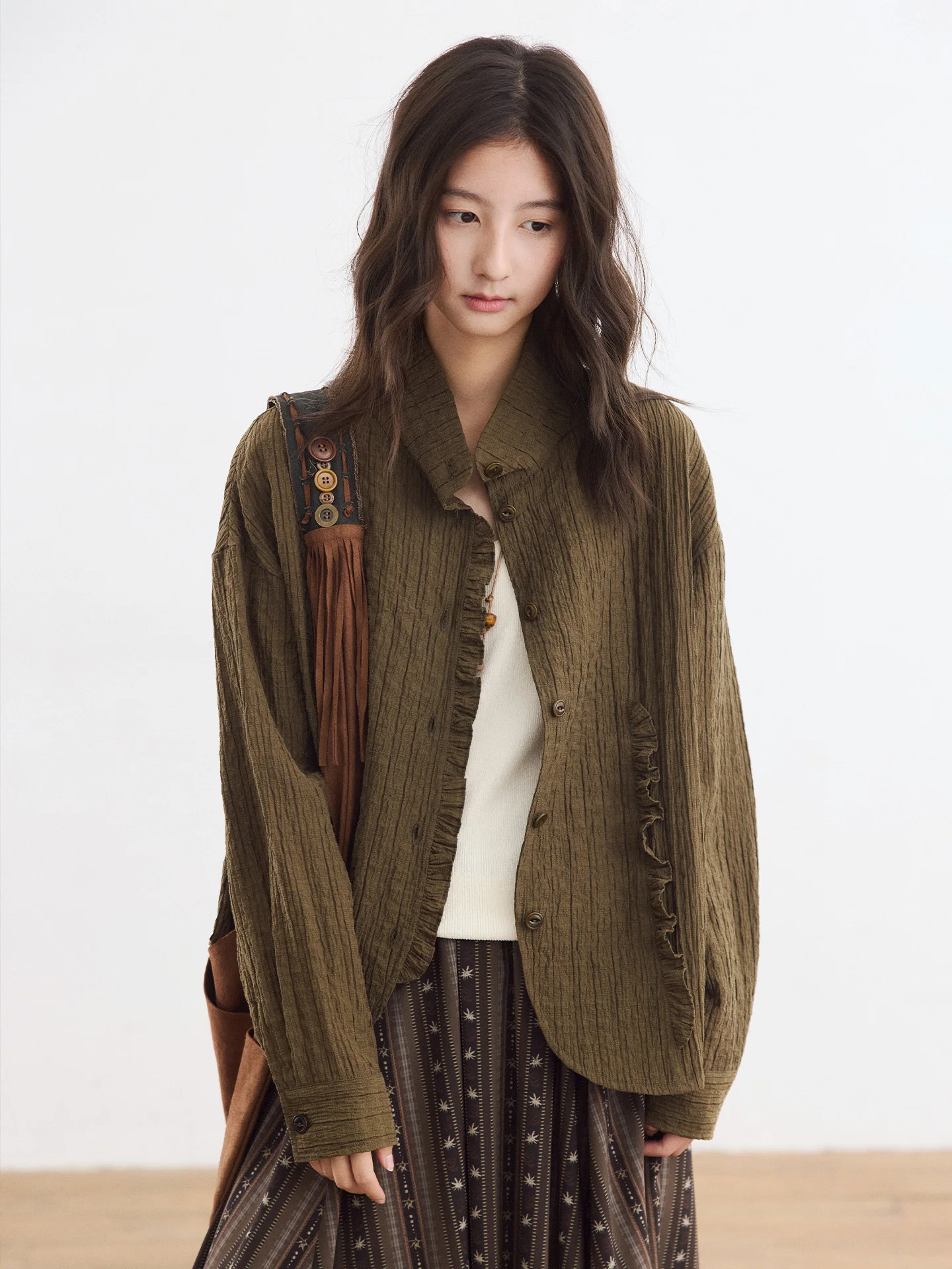 

Женская повседневная дышащая рубашка Octopusme с воротником-стойкой, винтажным текстурным принтом в виде деревьев, кофейного цвета, с деревянной отделкой, размер S