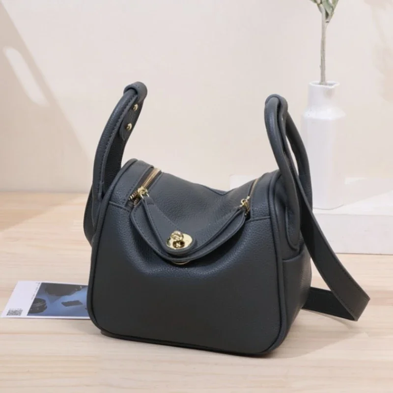 

Unique Stylish Mini Clutch Purse Bag Vintage Fashionable For Women Casual Simple Leisure Business And Logo