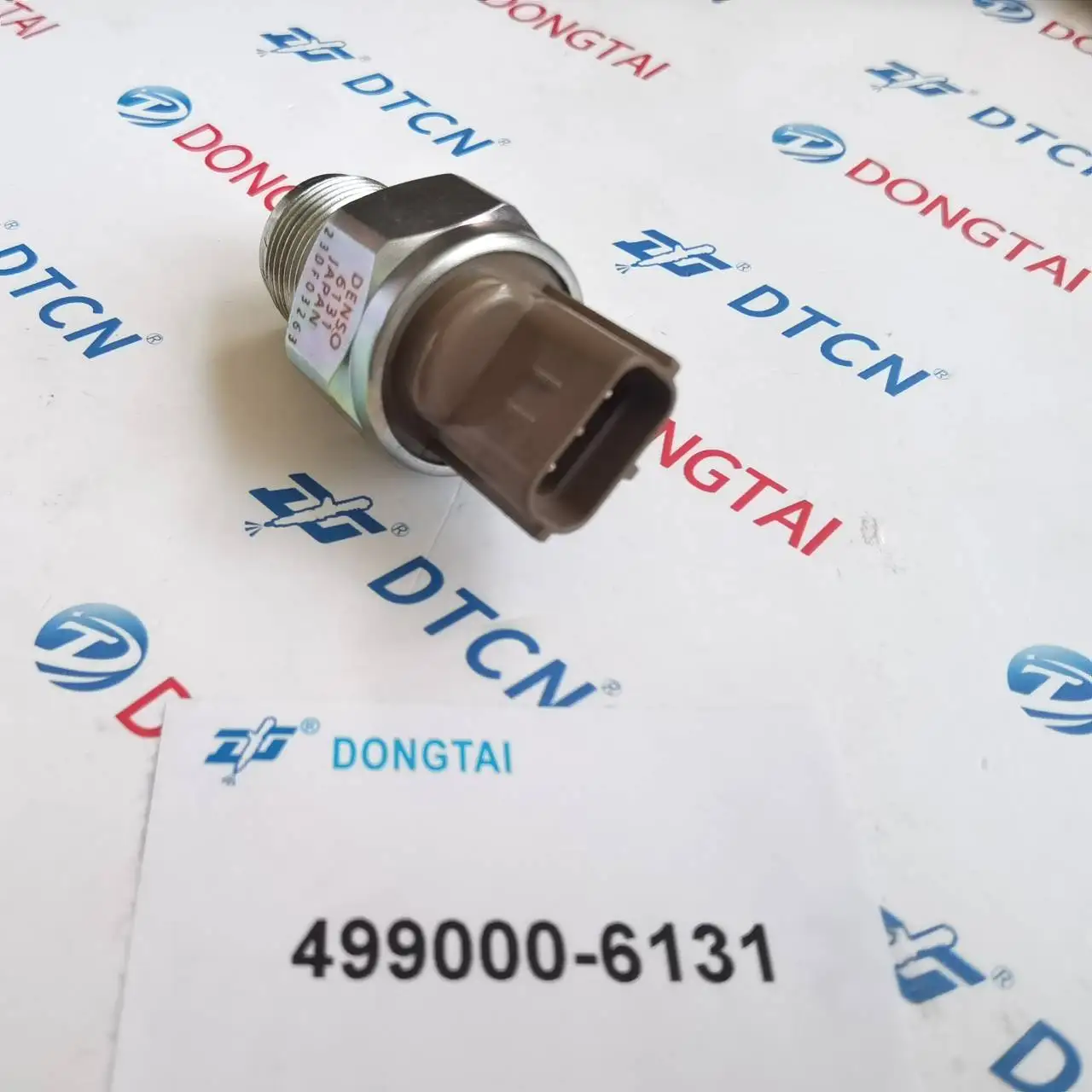 

NO.539(5) Dens-o Fuel Engine Pump Rail Pressure Sensor 499000-6131 4990006131