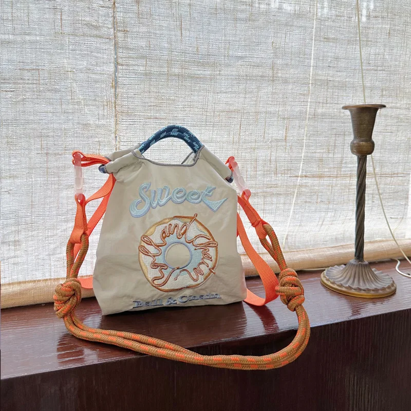 Borsa Shopping Riutilizzabile Eco-Friendly di Tendenza, Borsa a Mano Ricamata in Nylon con Motivo Floreale, Borsa per la Spesa da Esterno