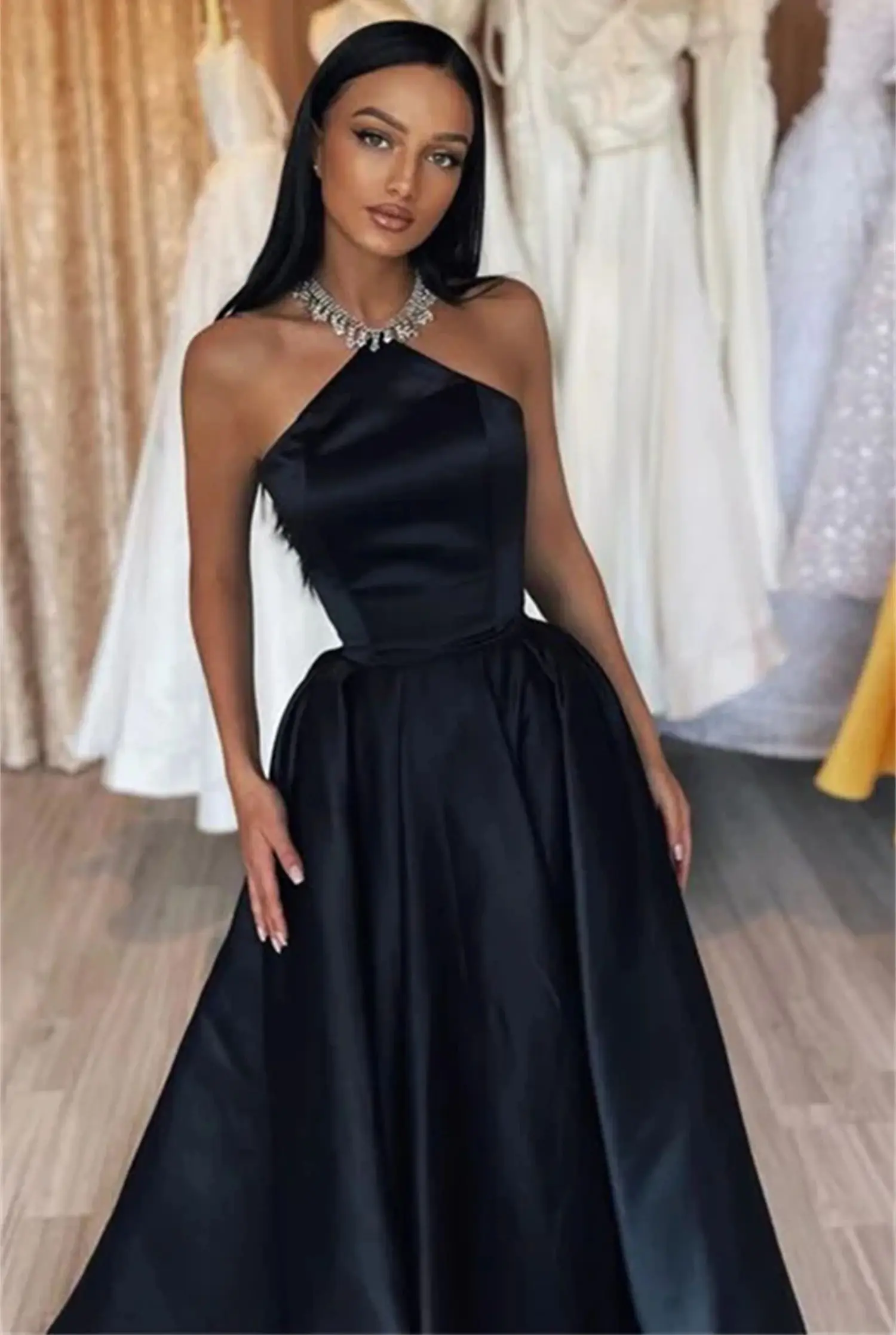 Black Dubai Luxury Evening Dress Party Evening Elegant Luxury Celebrity Halter Neck Dresses for Prom Dress 2024 Line A Satin