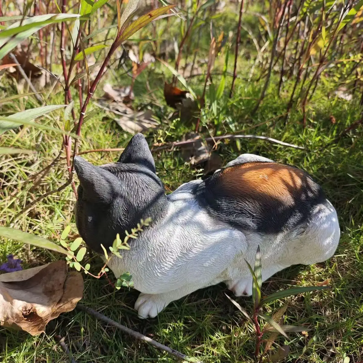 Detailed Realistic Lying Sleep Cat Resin Statue Tri-color Kitten Sculpture Indoor Table Garden Landscape Decor Animal Craft