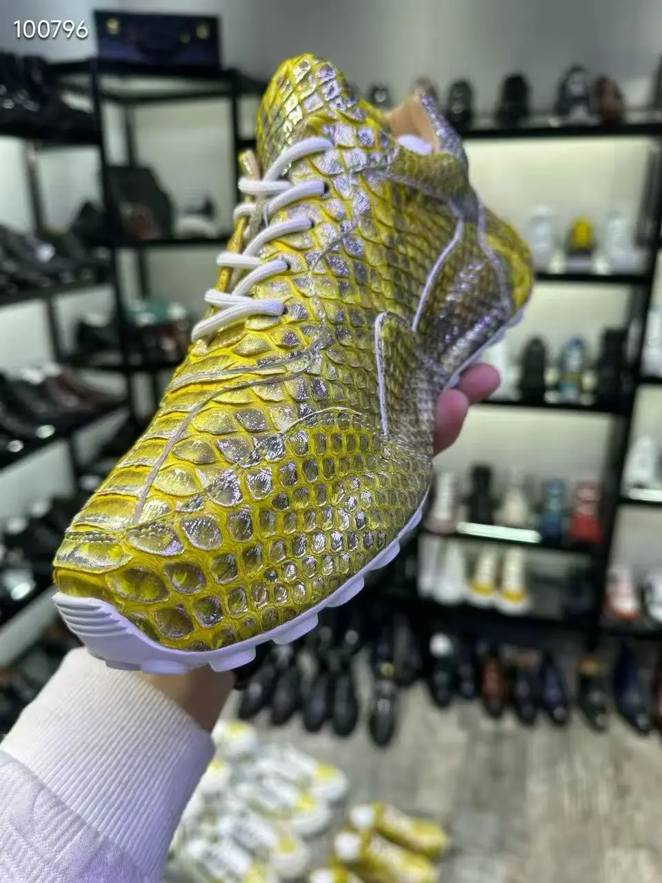 Golden Yellow color genuine python skin men shoe sneaker fashion leisure with cow skin lining oxford shoe boots