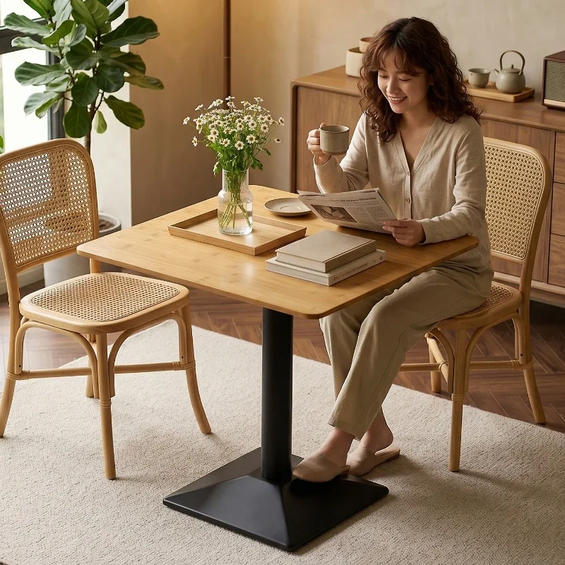 Table basse, table carrée de petite taille, table de réception, table de snack-bar pour influenceurs, tables et chaises pour la restauration et les négociations commerciales