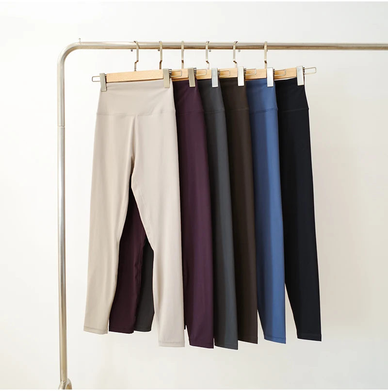 

Эластичные брюки для йоги с высокой талией из ткани, имитирующей кожу, с эффектом подтяжки ягодиц, облегающие, укороченные, мягкие и удобные, женские базовые брюки.