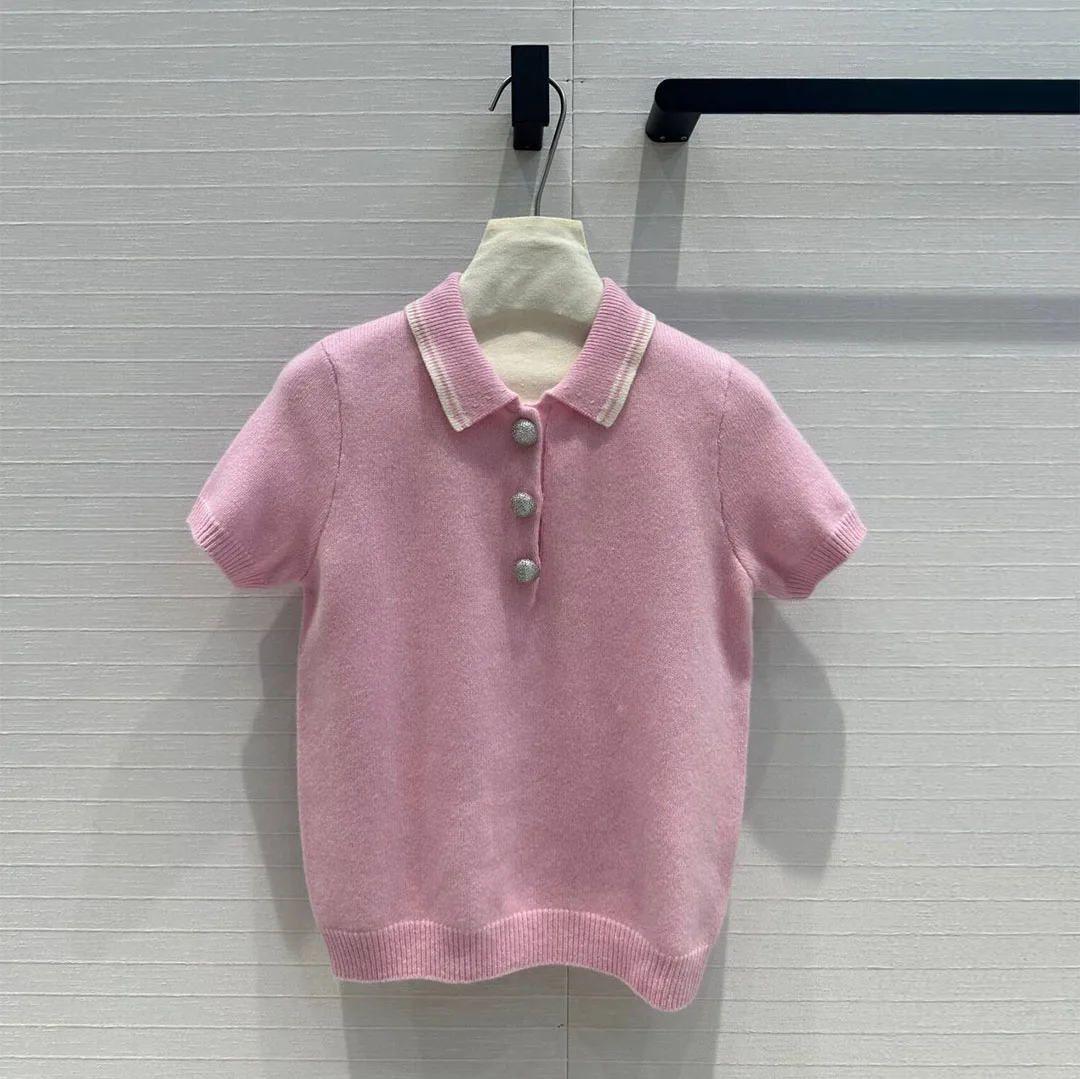 

2024 New Fashion Pink 100% Wool Knitted Tops Women Turn-down Collar Short Sleeve Diamonds Buttons Sweet Pink Sweater Pullover