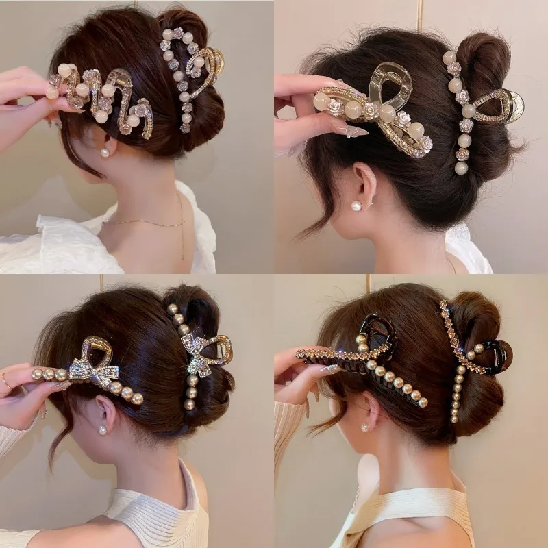 

AISHG Acrylic Camellia Flower Rhinestone Hair Clip Women's Premium Feeling Light Luxury Pearl Shark Clip Girl Hair Accessories