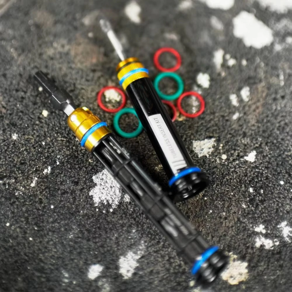 DUAL TUBELESS REPARATUR- UND WERKZEUGSET SCHWARZ – Detail 6