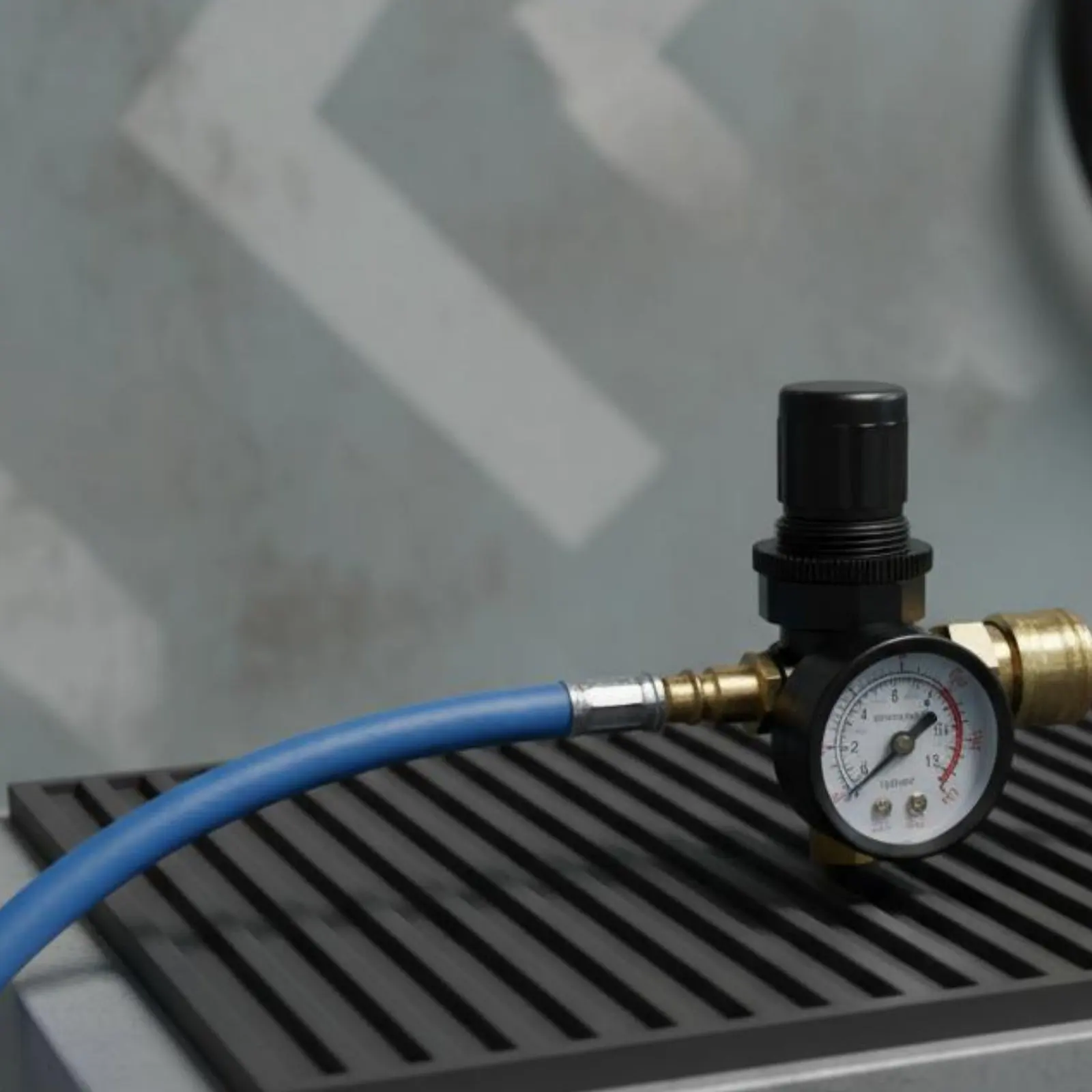 Air Compressor Regulator Valve Long-Lasting Brass Body Air Compressor Regulator Pneumatic Accessory 0-150 PSI Industrial