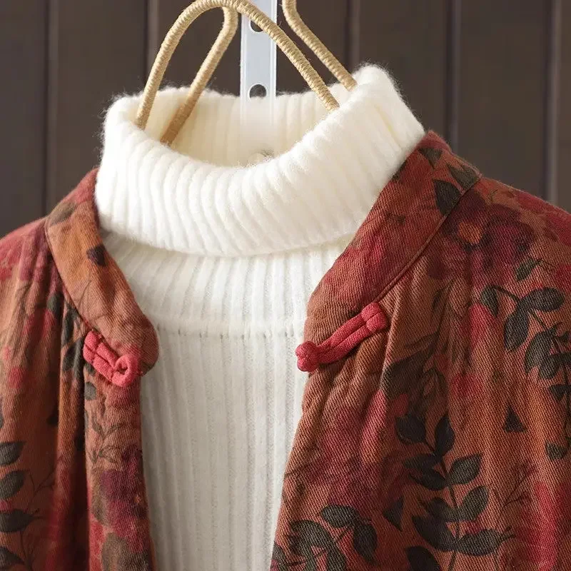 Ropa de invierno de algodón y lino para mujer, chaqueta acolchada de estilo étnico chino con hebilla Retro artística, estampado medio largo, XQ49