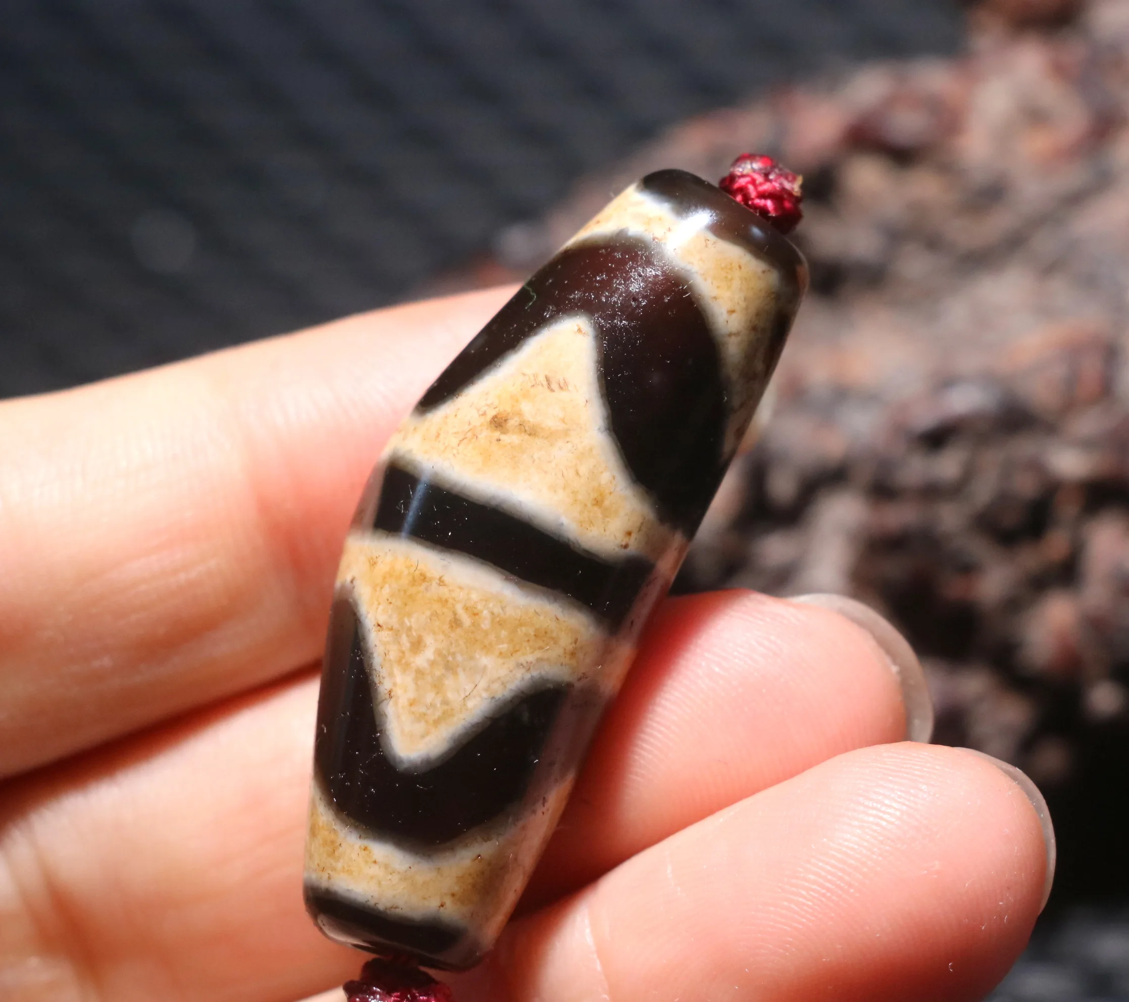 

Treasure Power Tibetan Old Agate Horn shape Double Tiger Tooth Totem dZi Bead Pendant Amulet Jewelry Gemstone Timestown UPD0311A