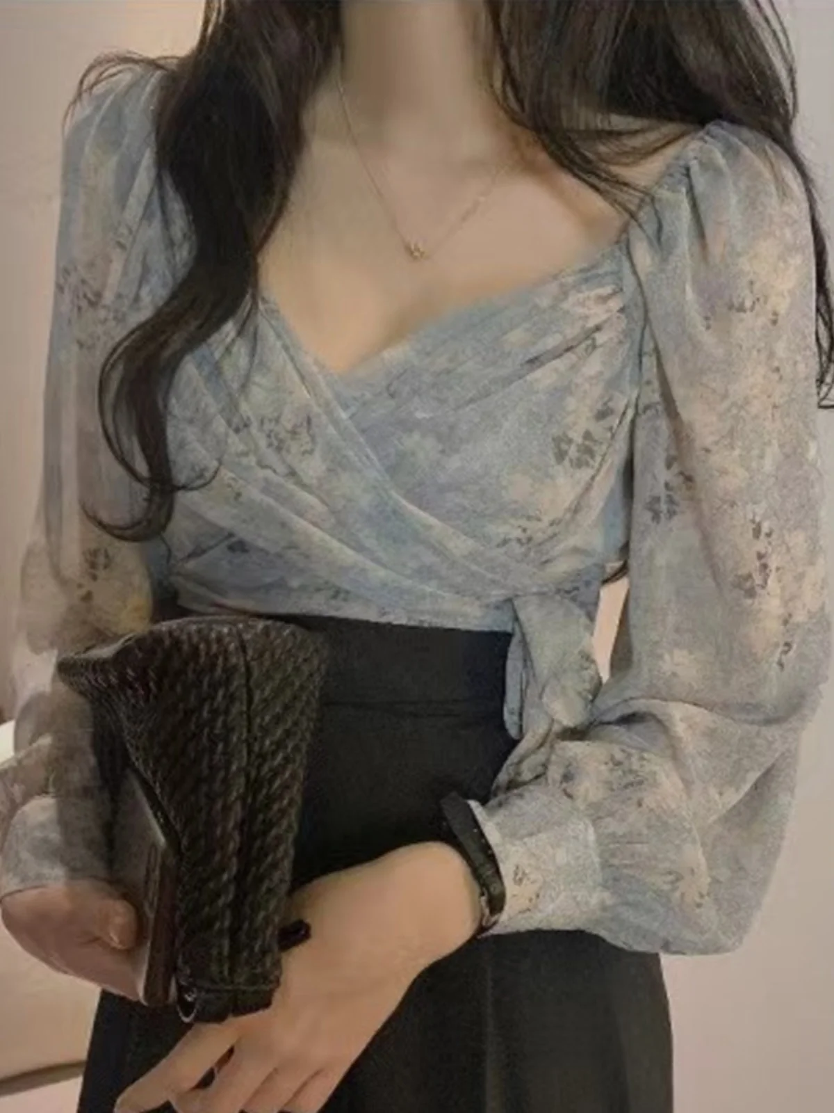 

Весенняя женская блузка с V-образным вырезом, завязками, из шифона, с цветочным принтом, длинными рукавами, в корейском стиле, для офиса и повседневной носки