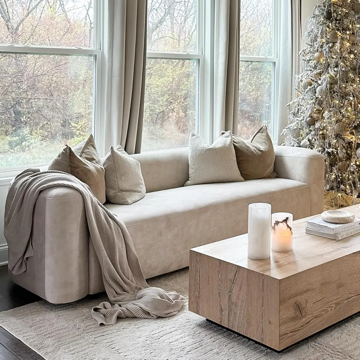 

Hot salesLuxury Modern Tight Curved Back Velvet Sofa, Minimalist Style Comfy Couch for Living Room Apartment, 3 Seater, Cream