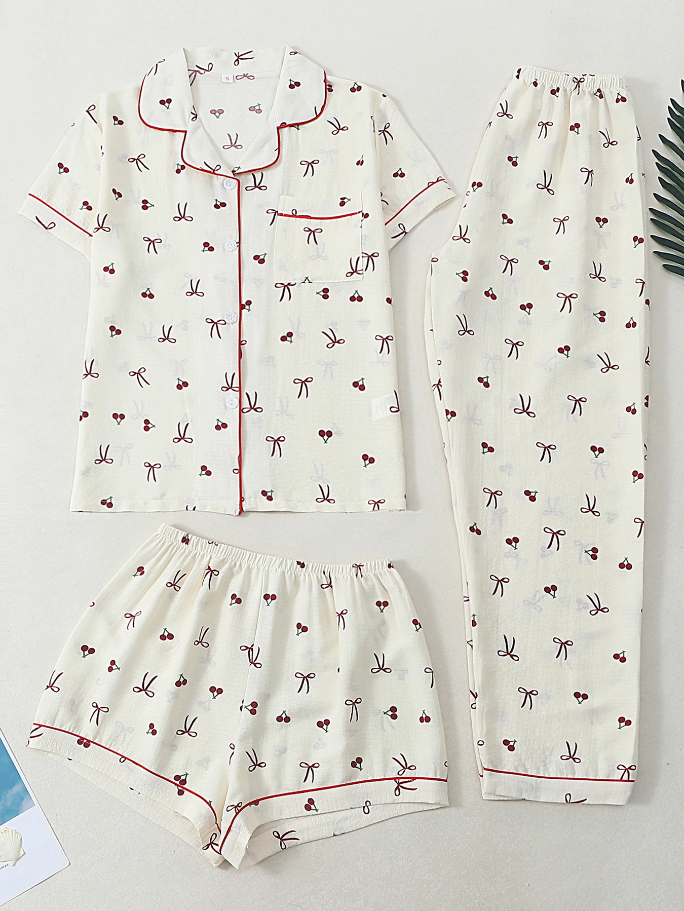 Pijamas para Mujer, Conjunto de 3 Piezas con Cuello Solapa, Manga Corta y Pantalones Cortos, Estampado de Cerezas y Lazos, Ropa de Dormir para Primavera, Verano y Otoño