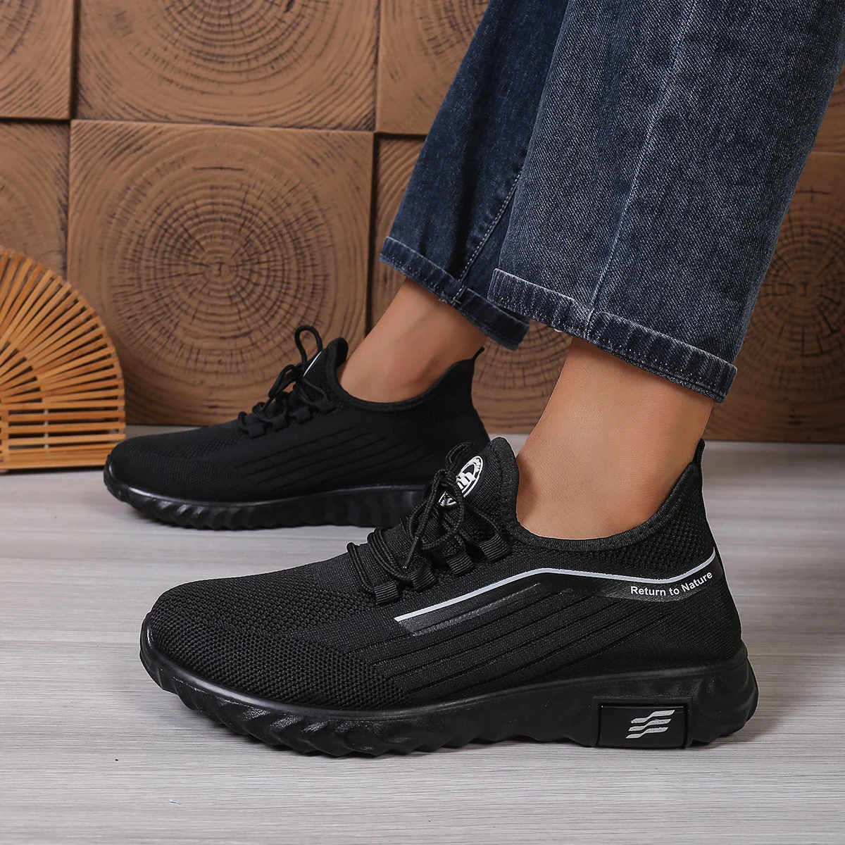 Men's Shoes Breathable Knit Shoes for Men, Fly-Constructed Mesh Shoes with Soft Sole for Casual Wear