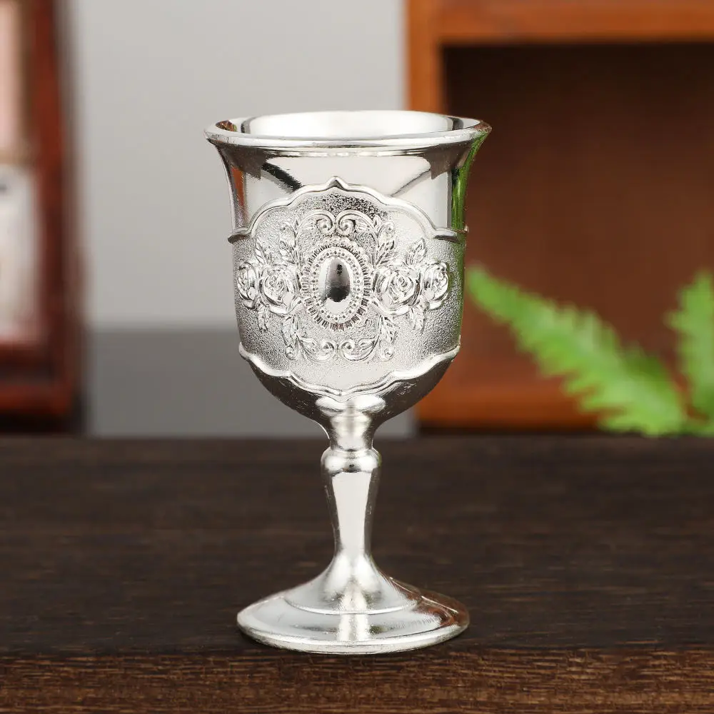 Luxury Retro Metal Wine Glass European Style Antique Liquor Cup Exquisite Embossed Small Spirit Goblet Decorative Tableware Cup