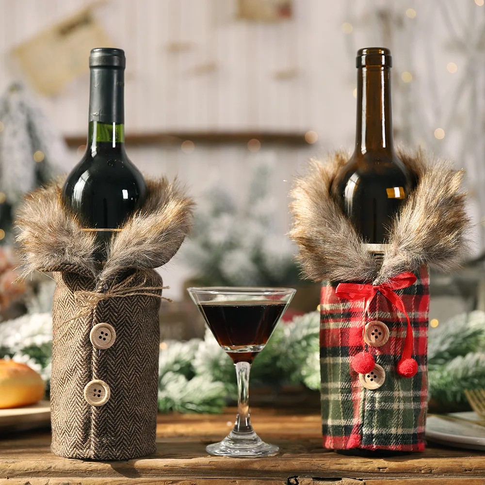 

Festive Themed Wine Bottle Dress Cover Red Plaid Polyester Sweater Design with Faux Fur Collar for Holiday Party Home Decor Gift