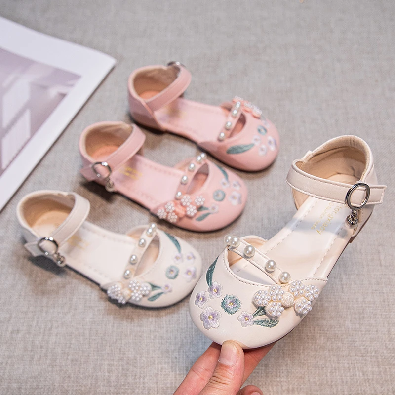 Girls Embroidered Flowers Shoes Chinese Ethnic Style Soft Sole Kids Pearls Princess Shoes Fashion Children Sweet Half Shoes