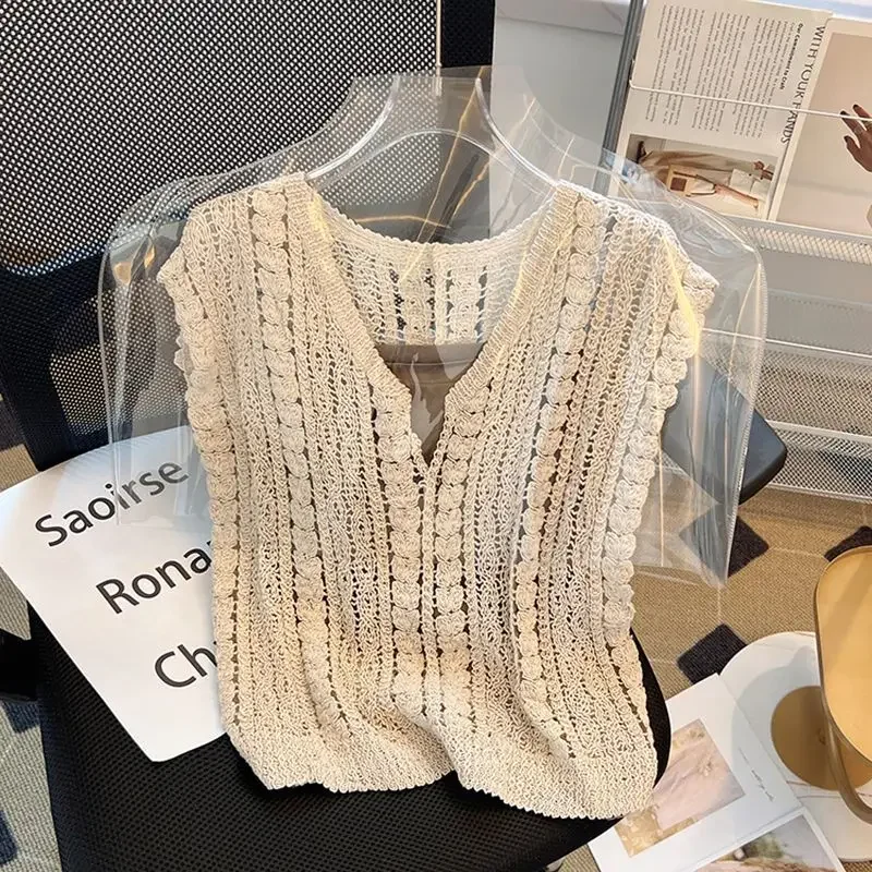 Sweater Vests Women Summer Sweet Streetwear Hollow Out Holiday Pure Aesthetic V-neck Sleeveless Lovely Korean Simple Knitting