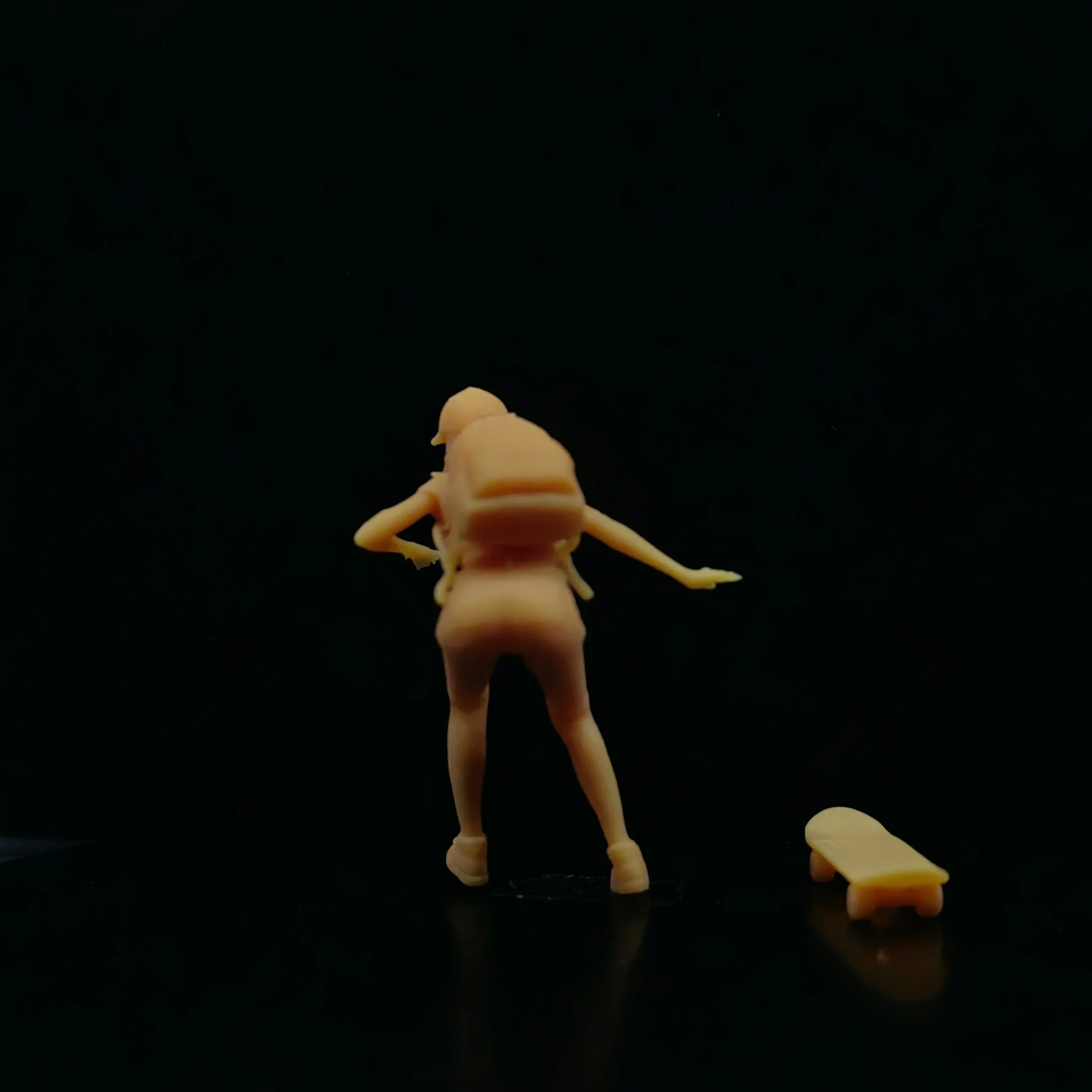 1/64 1/43 Scale Model Resin Skateboarding Girl Uncolored Miniature Diorama Hand-painted T422