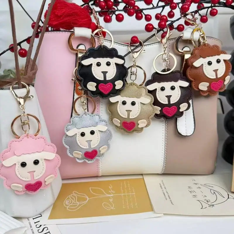 Niedlicher Lamm-Schlüsselanhänger aus PU-Leder, Cartoon-Schaf-Taschenanhänger, Ornament, Handtaschen- und Autoschlüsselhalter, Dekoration, 2027 Neujahrsgeschenke – Detail 2