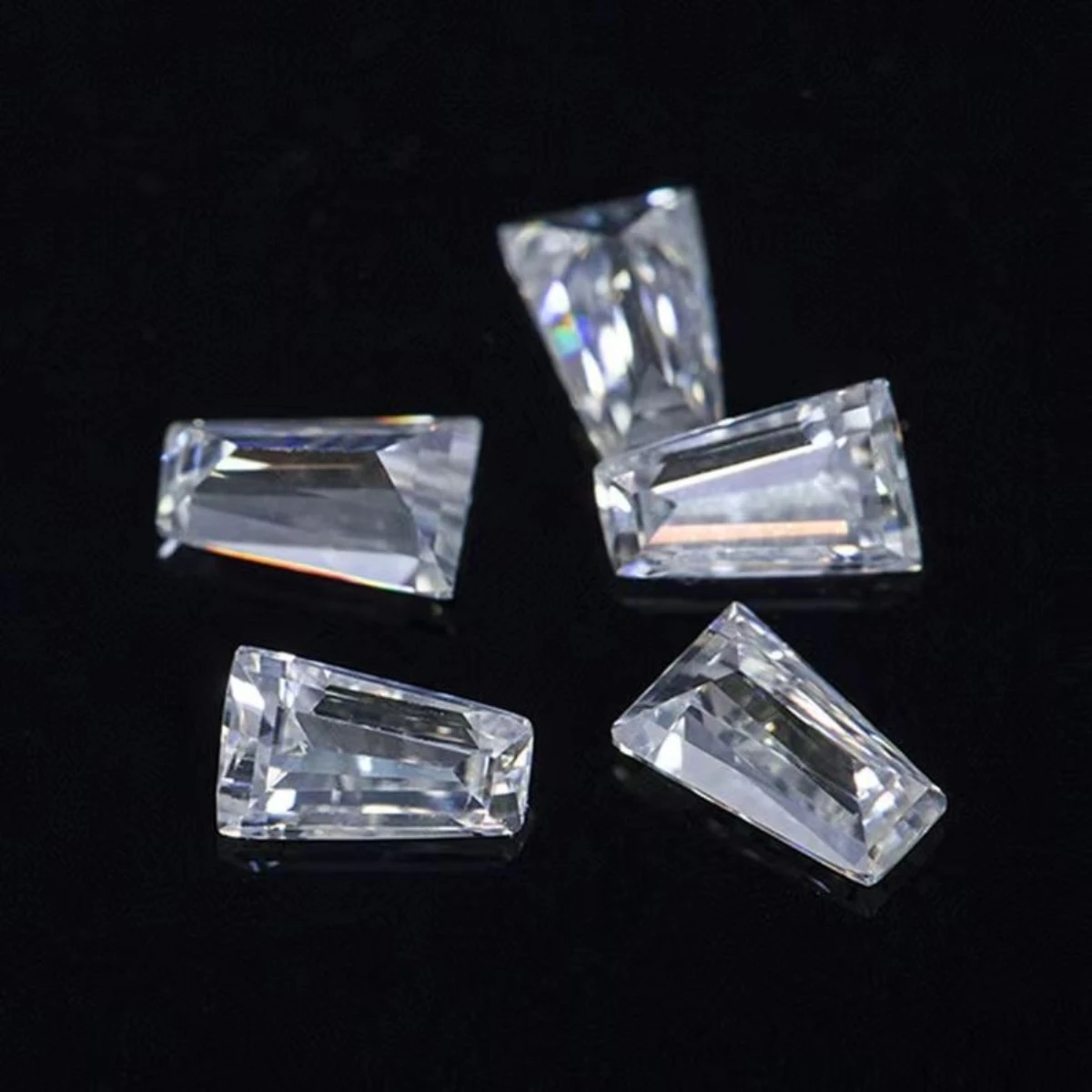 1/5/10Pcs Tapered Baguette Melee Lab Grown Diamond Wholesale Various Size Small Loose Tapered Baguette Diamond For Jewelry Made