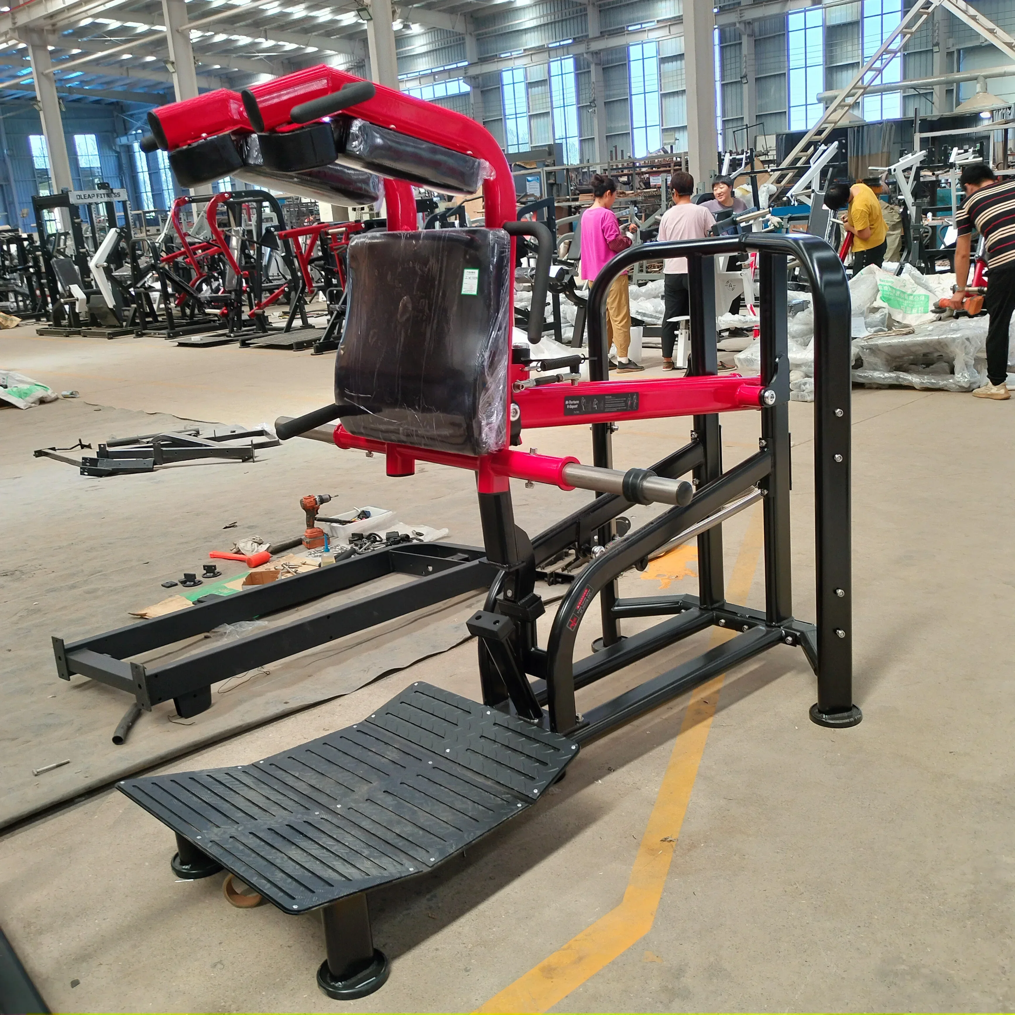 Commercial Strength Pendulum Hack Squat Gym Squat Machine Fitness Machine